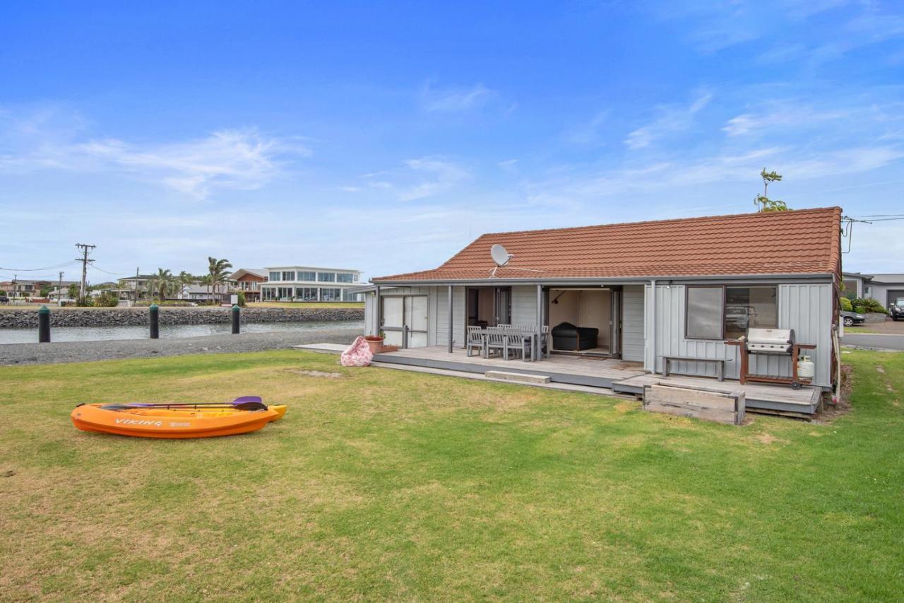 The Sunrise Bach - One Tree Point Holiday Home المظهر الخارجي الصورة
