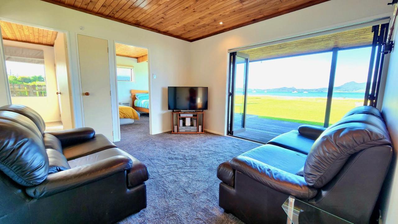 The Sunrise Bach - One Tree Point Holiday Home المظهر الخارجي الصورة